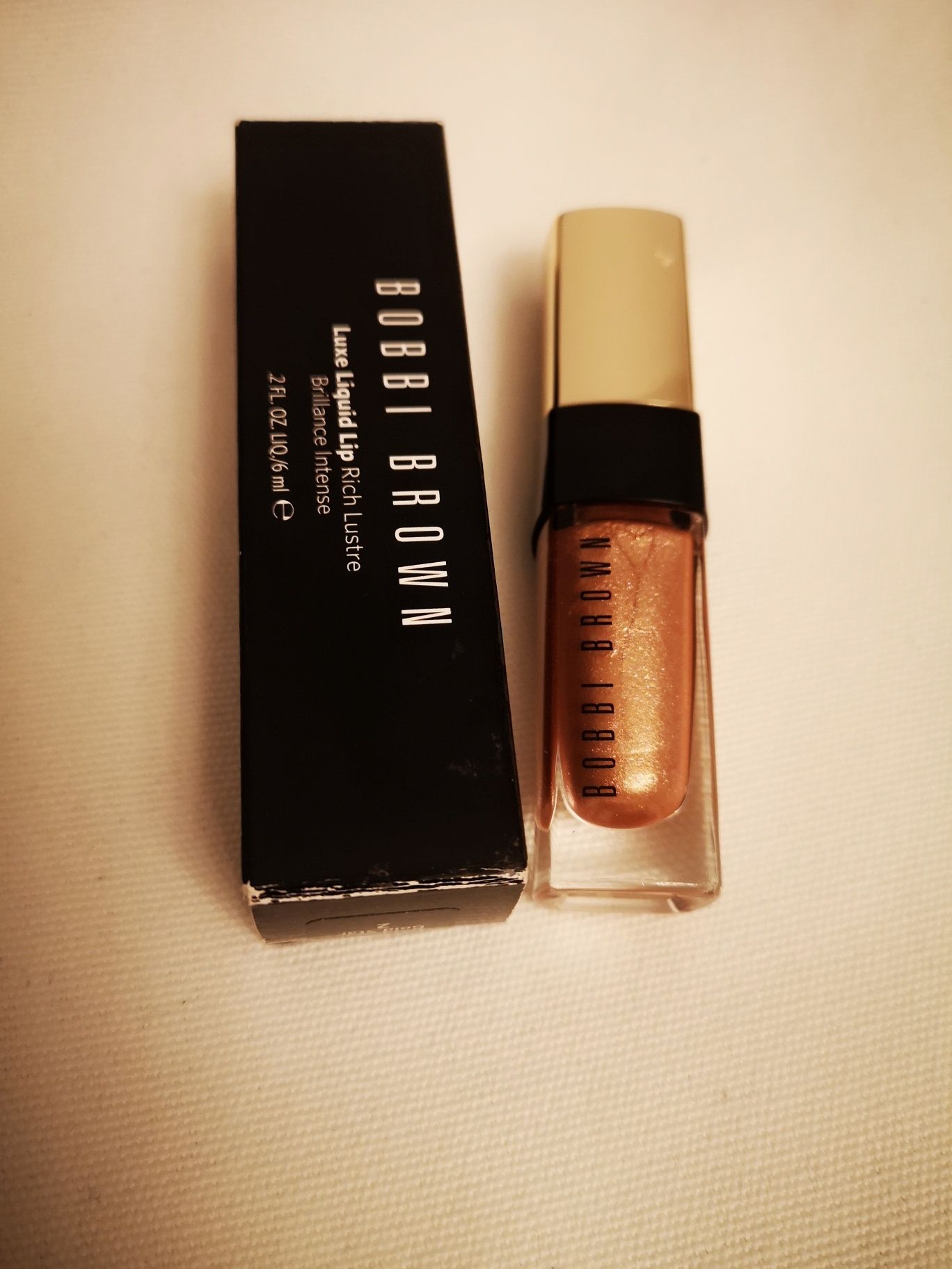 Bobbi Brown Złoty błyszczyk do ust