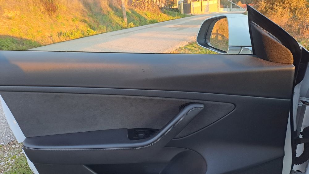 Tesla Model 3 Automovel de garagem