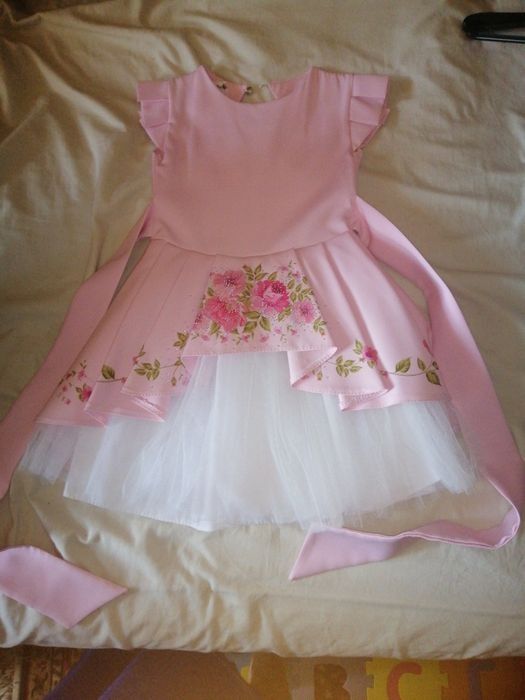Шикарне плаття для дівчинки