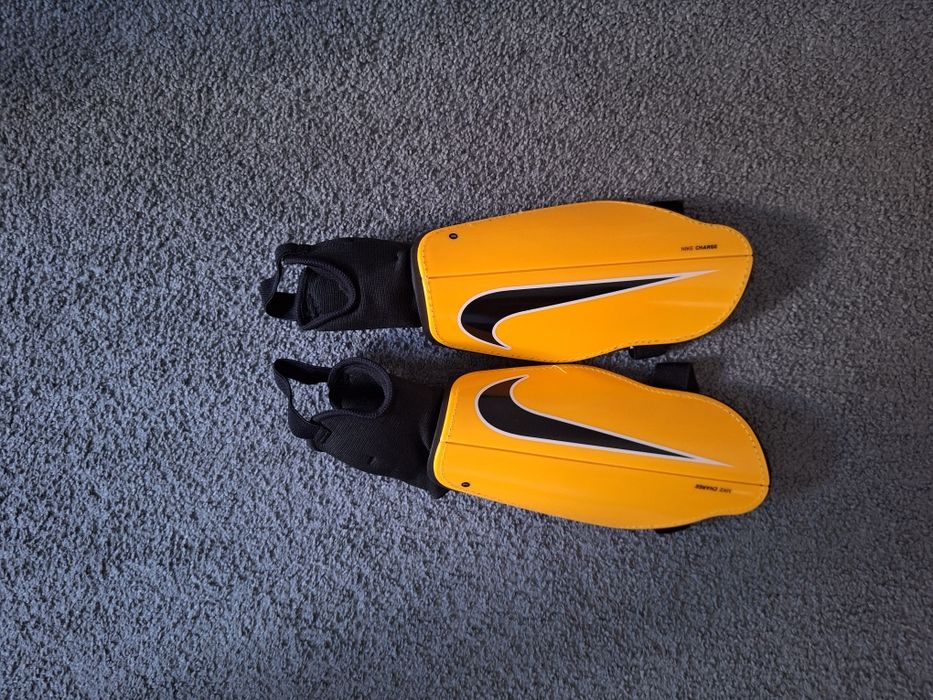 Щитки Nike Charge