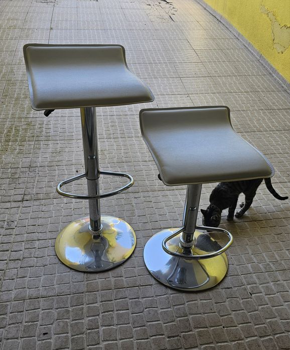 Conjunto de 2 bancos/banquetas ajustáveis KENY brancos