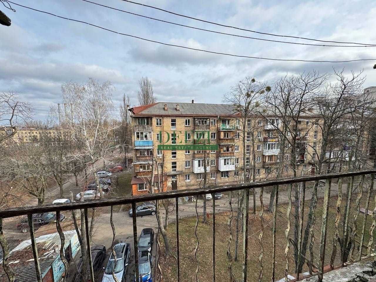 Продаж 2к квартири Салютна, 11