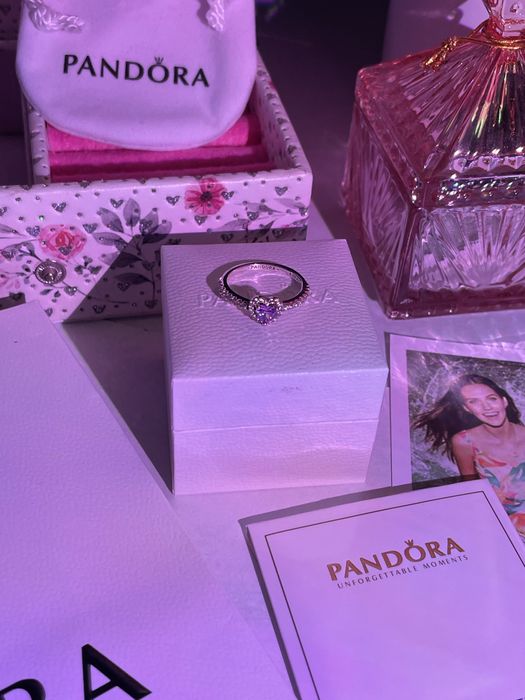 Pandora срібне кільце з рожевим серцем
