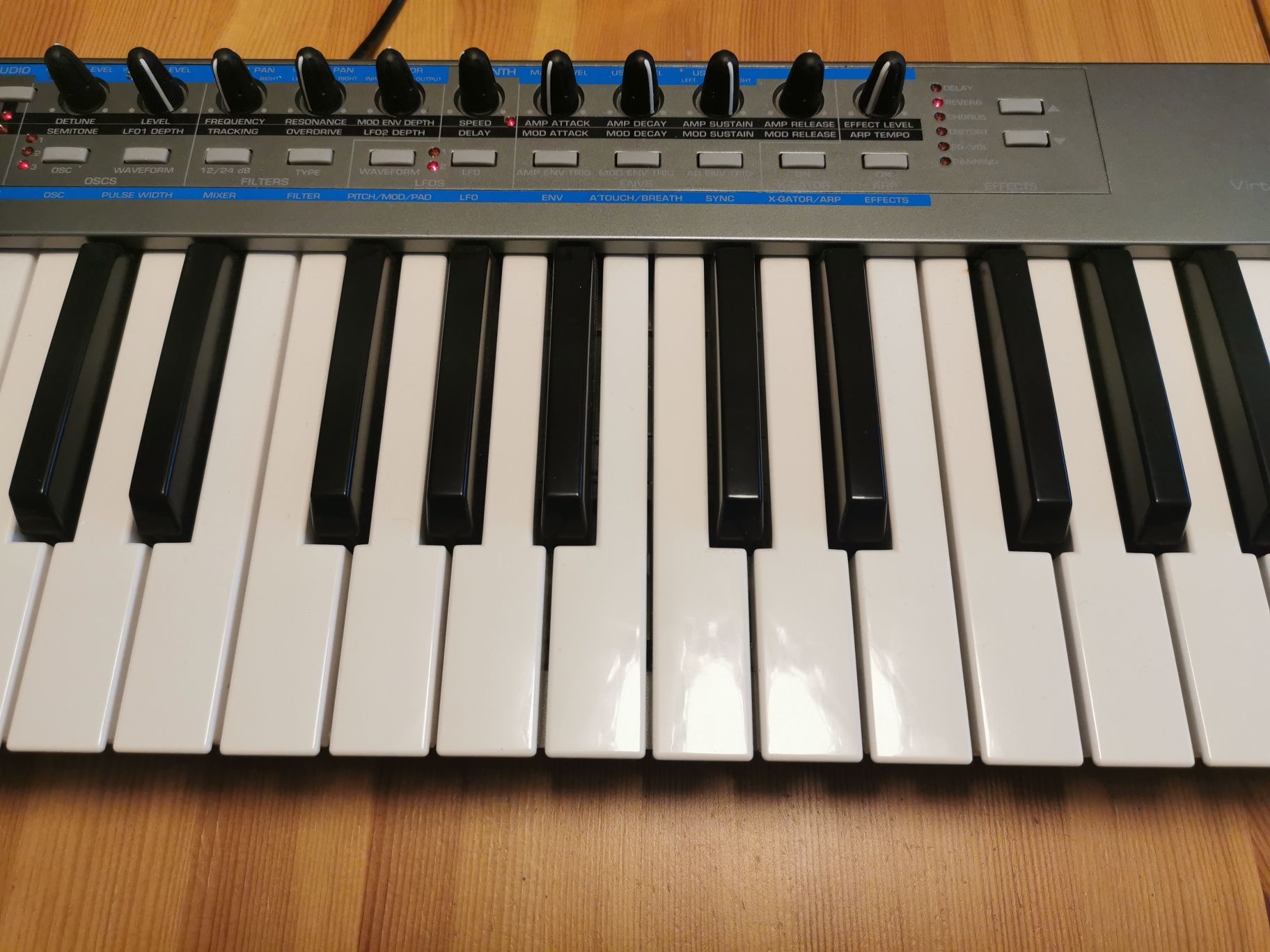 Syntezator Novation XioSynth 49 + torba Stan idealny