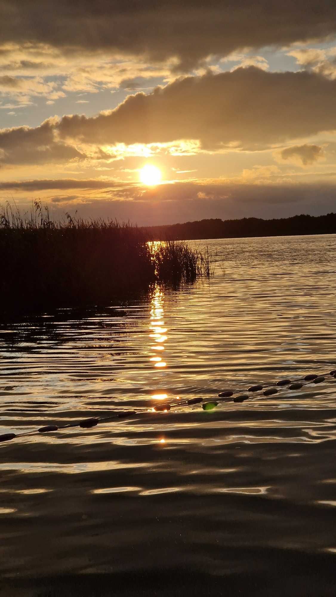 Sprzedam działkę budowlaną  z ośrodkiem nad jeziorem w Boszkowie