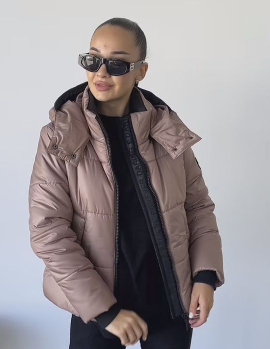 Куртка зимова з капюшоном