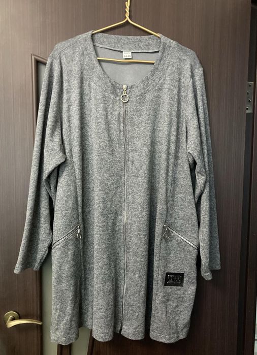 Женская кофта (кардиган) большого размера.