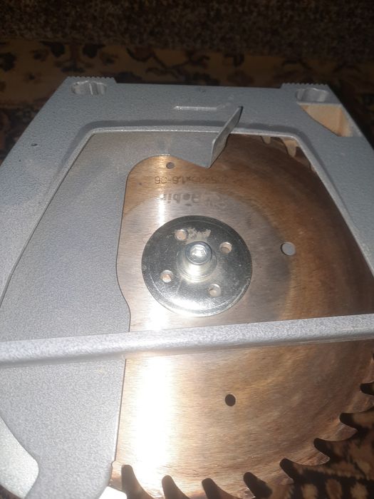 Продается электрическая ручная циркулярная пила Rebir.