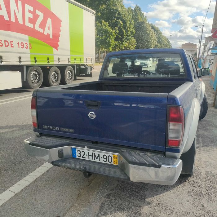 Nissan np 300 d22