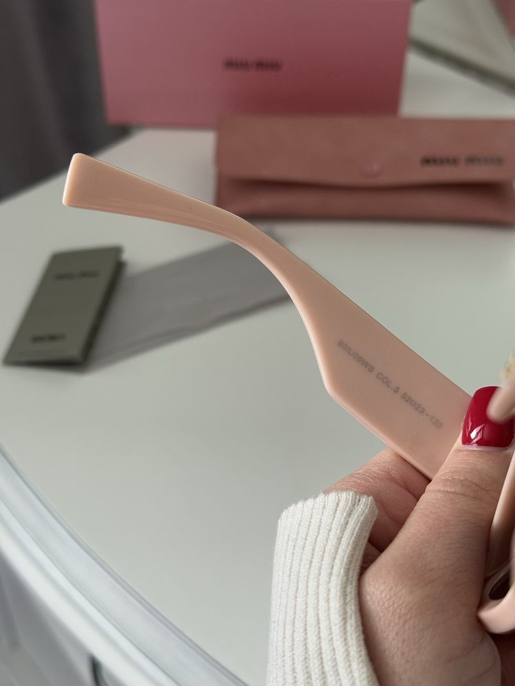 Солнцезащитные очки miu miu