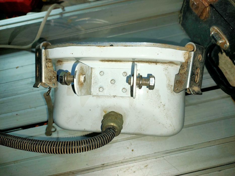 Hermetyczna lampa halogenowa żarnikowa 200w