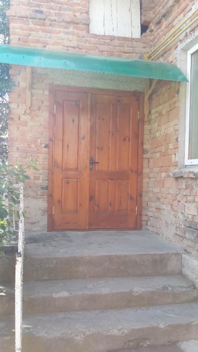 Продам половину будинку. Угринь