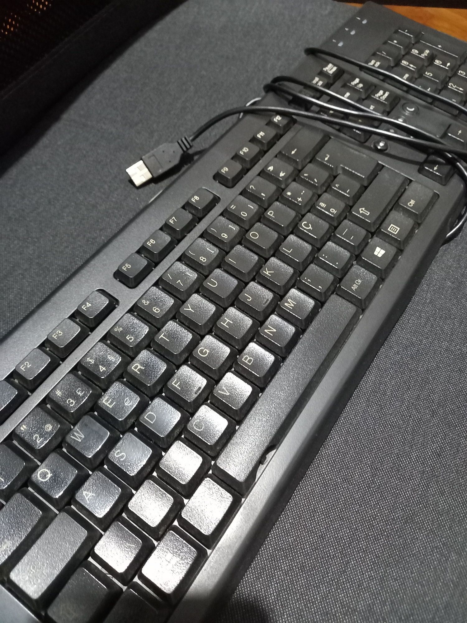 Teclado HP com algum uso