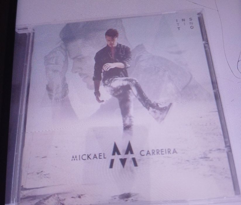 Relógio de parede para cozinha (5€) e vários  CDS ( 5€ cada um)