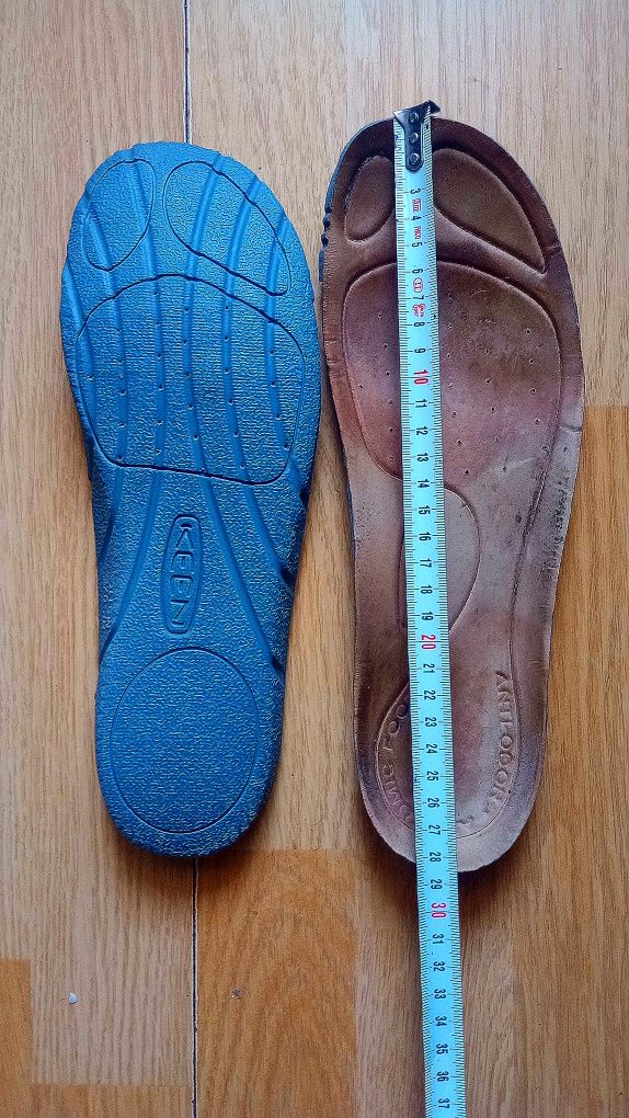 Кроссовки Keen,44,5 в хорошем состоянии, все целое.