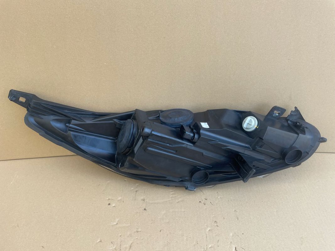 Ford Fiesta Mk 7/2013 > Lift Lewa Przednia Lampa Czarna Europa