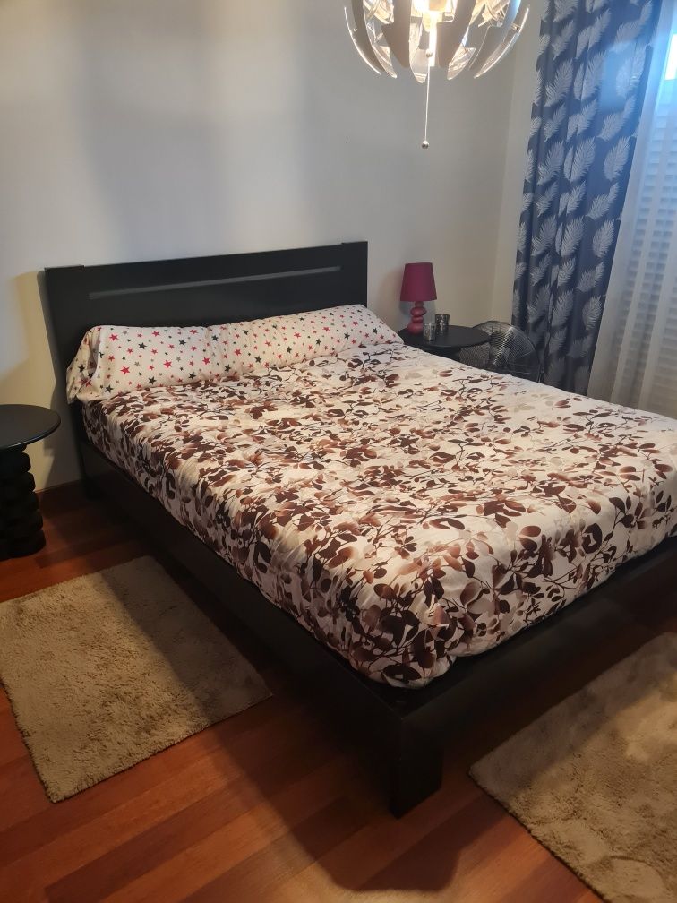 Cama sem colchão 150 euros