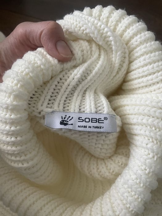 Вязана жіноча  кофтинка