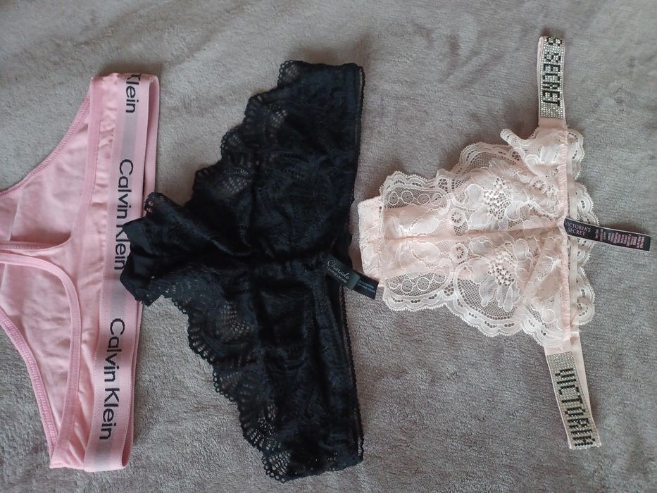 Majtki-figi stringi 3 pary .