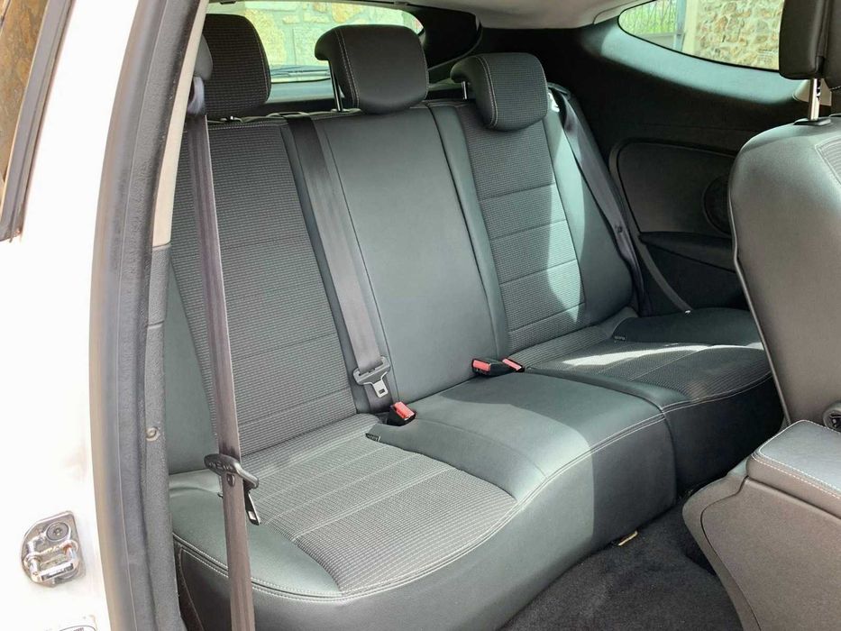 Renault Megane Coupe 1.6 DCI 130cv *Cx 6 Velocidades*