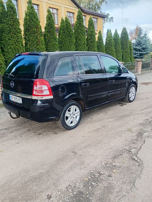 Opel Zafira B 2011