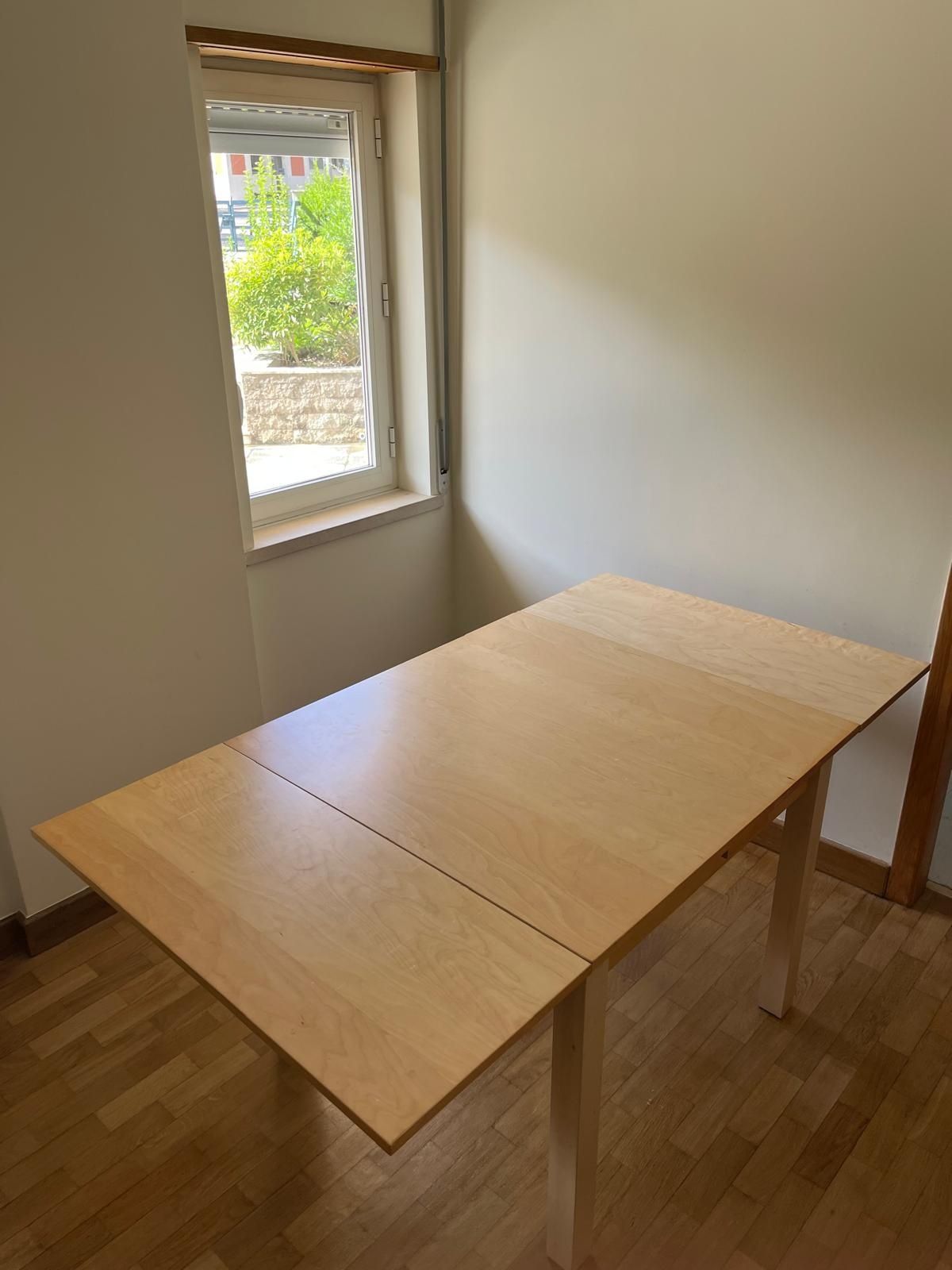 Mesa de jantar extensível IKEA