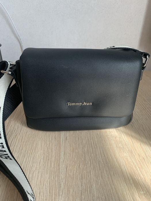 Сумка crossbody Tommy Jeans