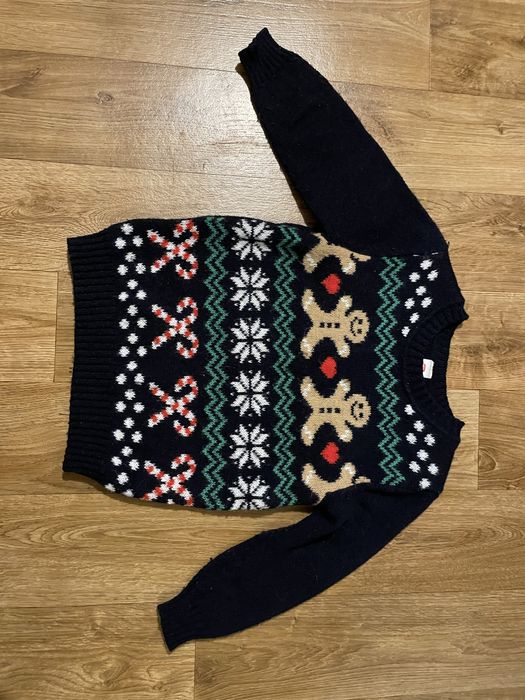 Świąteczny sweterek z pierniczkami