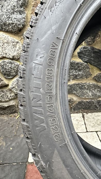 Резина зимня Tigar Winter 235/45 R18