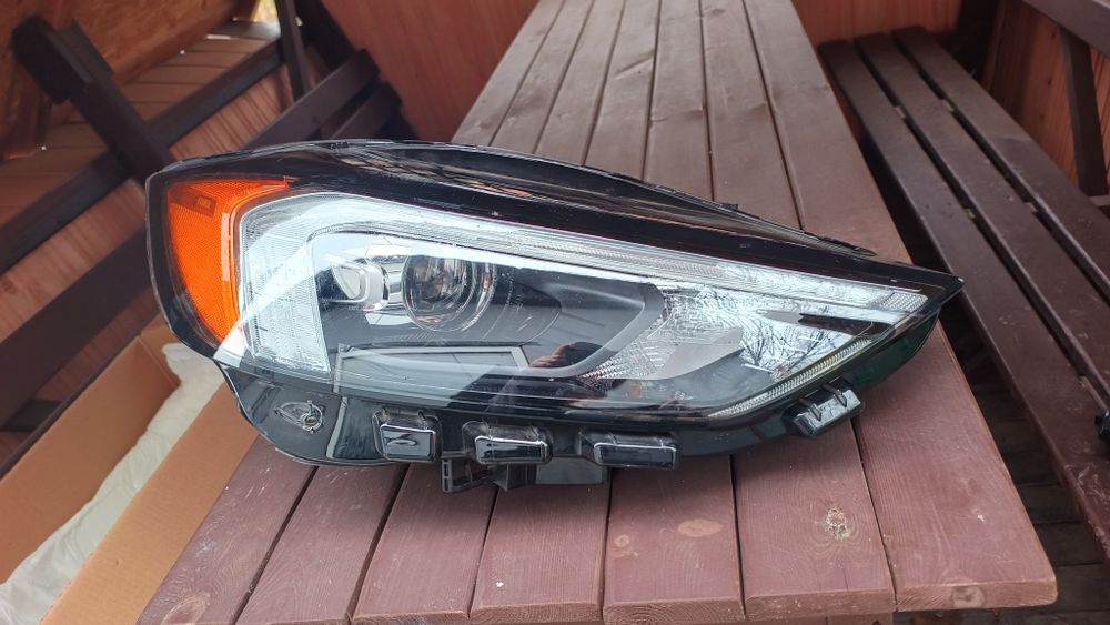 Фара Ford Edge права