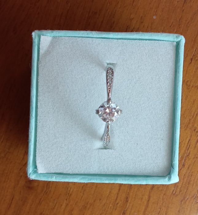 Anel em Prata com Diamante Certificado CVD