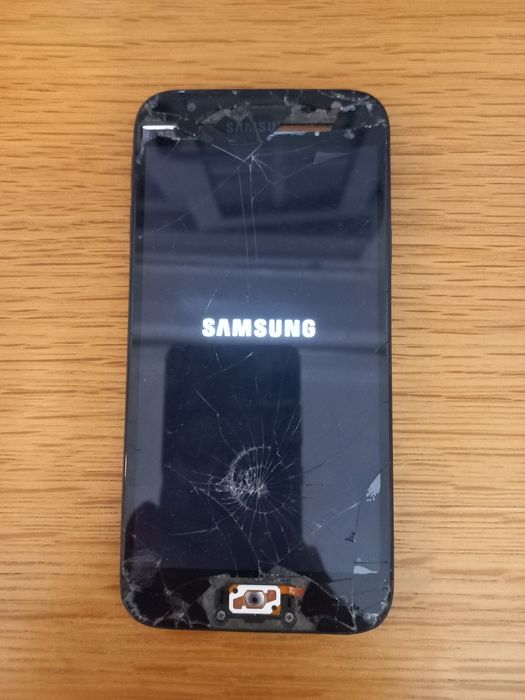 Samsung J3 2017 - ecrã partido mas funcional