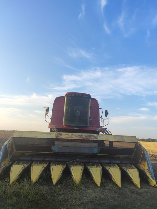 Комбайн Case 527