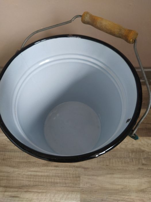 Wiadro metalowe ciemna zieleń 8 litrów sesja Prl jak nowe zabytek