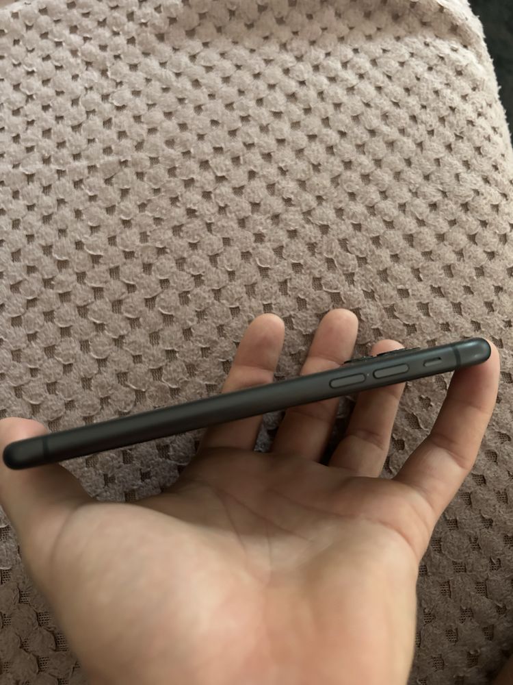 Iphone 11, black, 64 GB