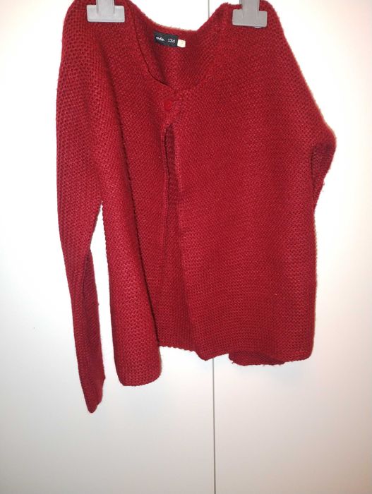 Sweter czerwony 134