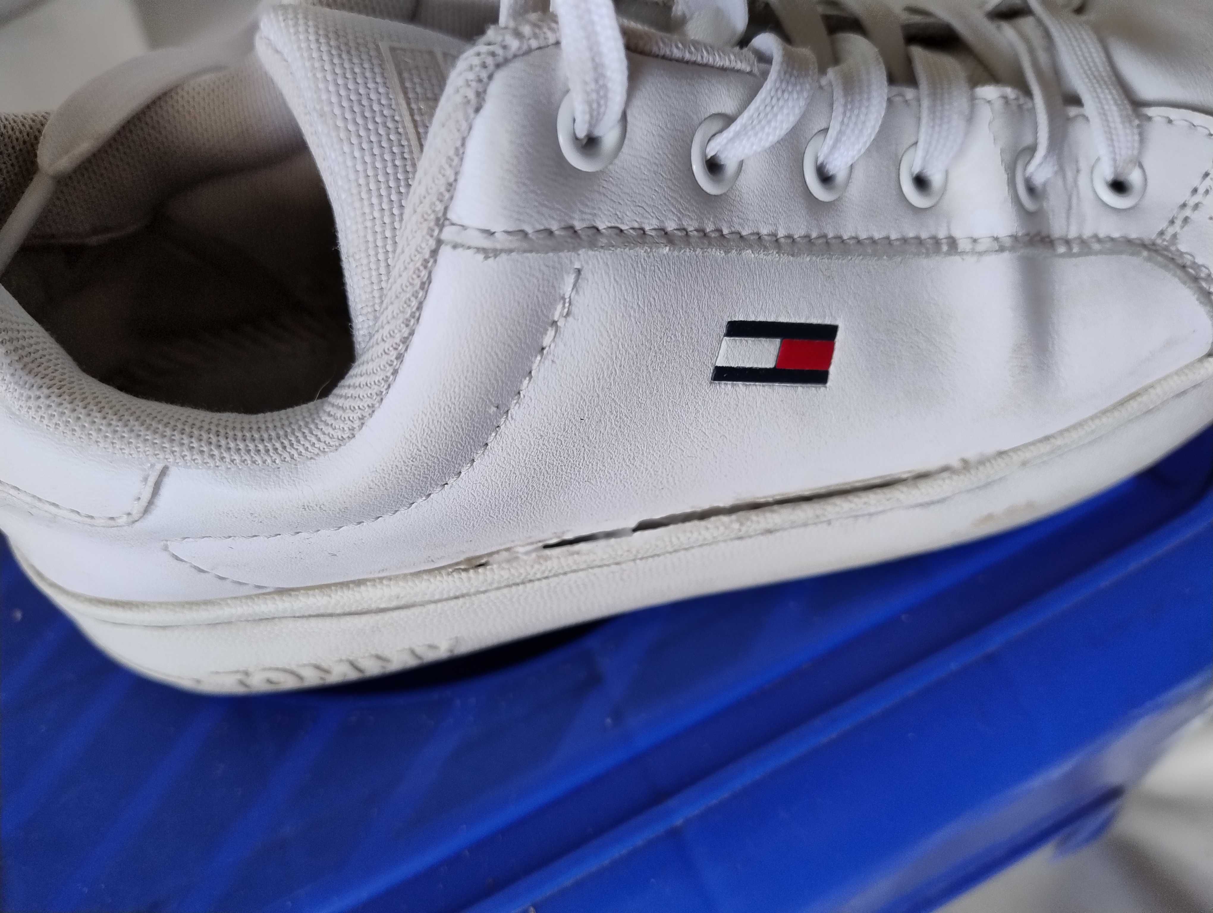 Białe pantofelki dla dziewczynki Tommy Hilfiger torebki