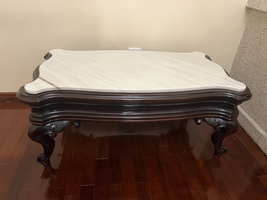 Mesa centro com pedra marmore