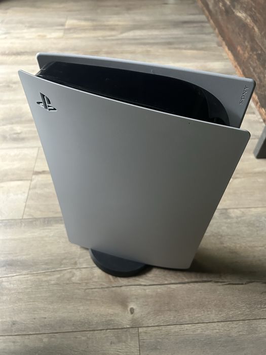 PlayStation 5 Digital Edition – w bardzo dobrym stanie