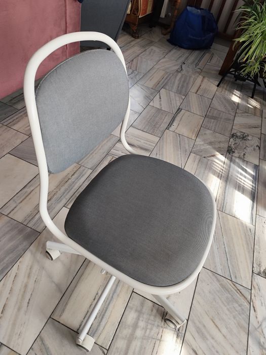 Krzesło biurowe, obrotowe Ikea szare
