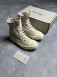 Високі кеди Rick Owens Ramones у кремовому кольорі.