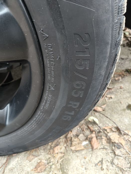 Продам диски Toyota R16 з гумою Michelin 215 65 зима
