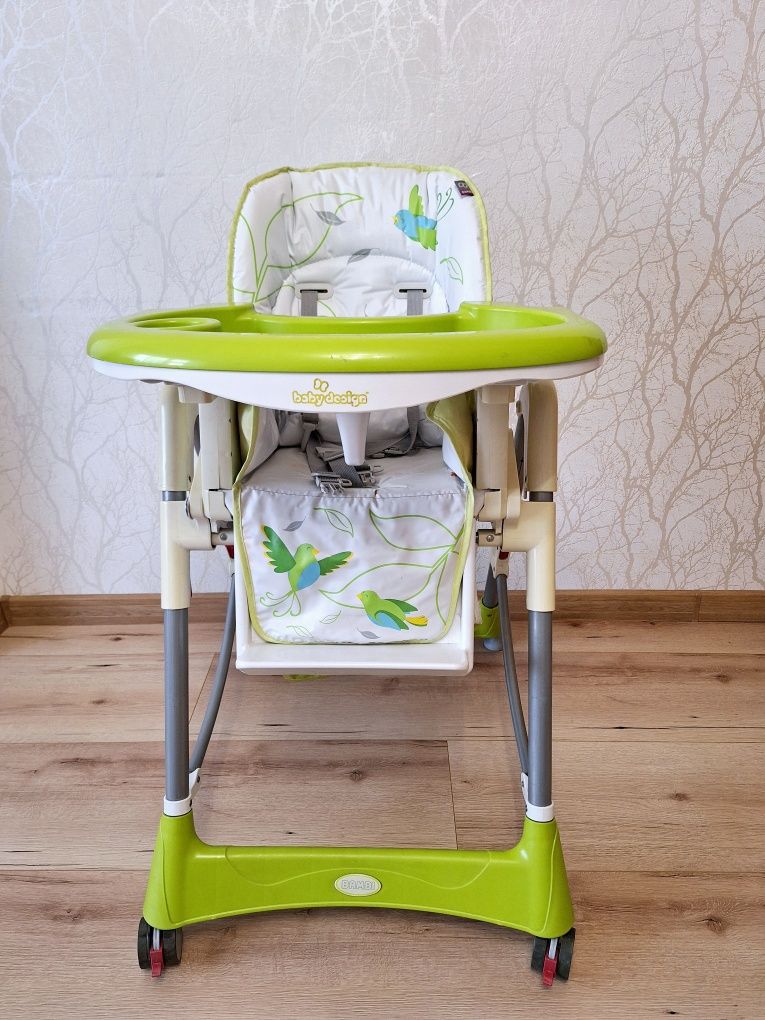 Praktyczne i solidne krzesełko do karmienia dziecka Bambi Baby Design