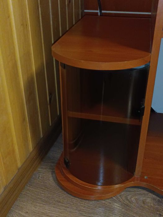 Тумбочка під телевізор