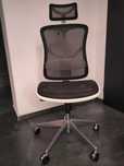 Fotel biurowy Diablo Chairs V-Basic Ergonomic do 150 kg Czarno-Biały