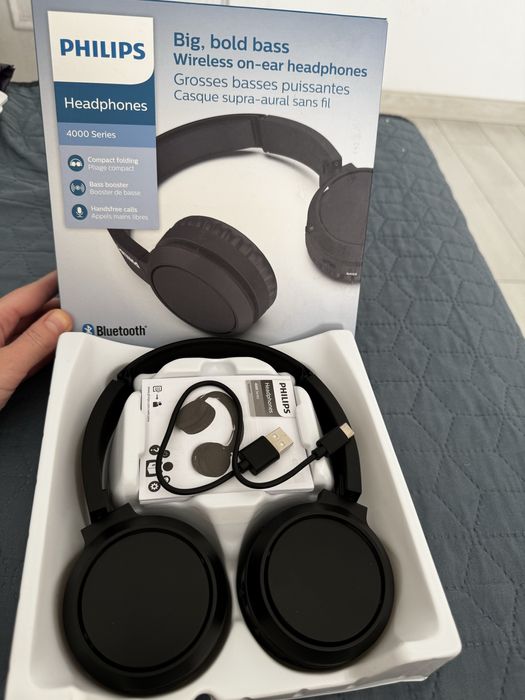 бездротові накладні навушники Philips серії 4000