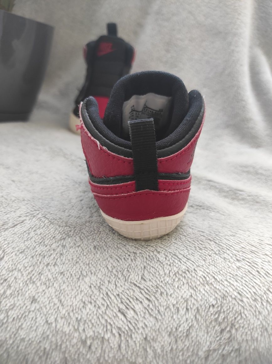 Obuwie chłopięce Nike Air Jordan 1 Crib bootie rozmiar 18,5 wkładka 9