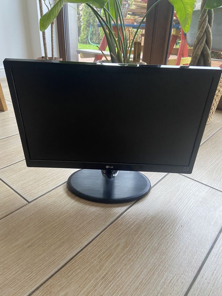 Monitor LG komputerowy