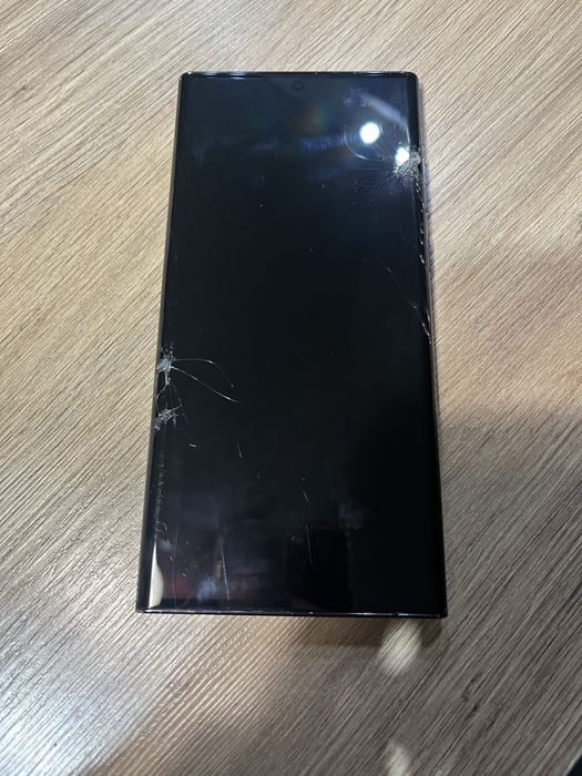 Uszkodzony oryginalny ekran Samsung Galaxy S22 Ultra