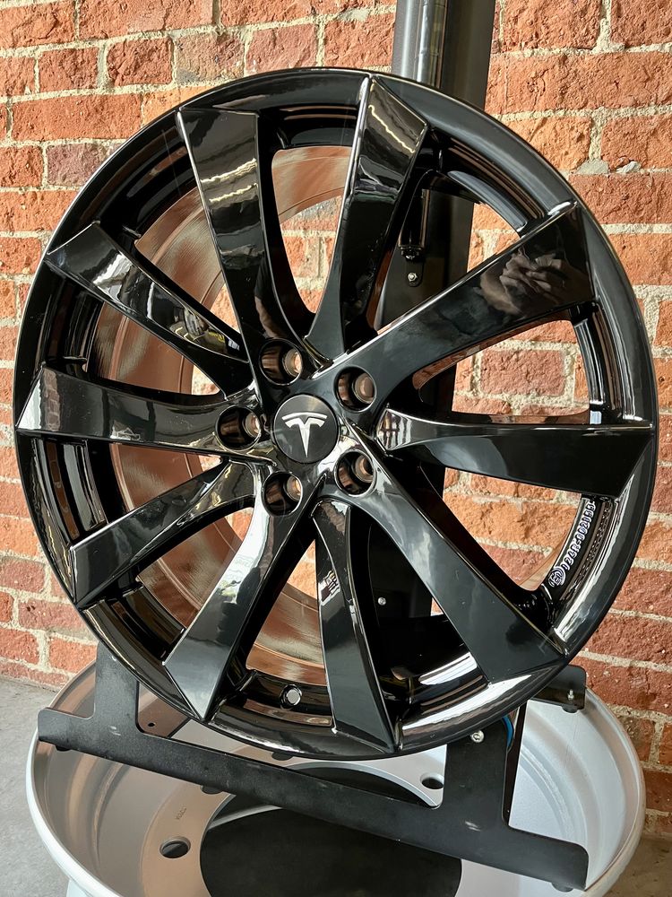 Alufelgi 19 Tesla Y Nowe 5x114,3 Felgi Black Edition Czujniki